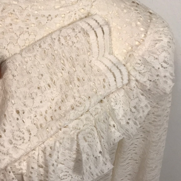 Adorable Arizona Lace Top ✨ - Picture 3 of 7